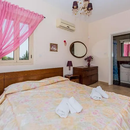 Sea Cave Gardens Villa